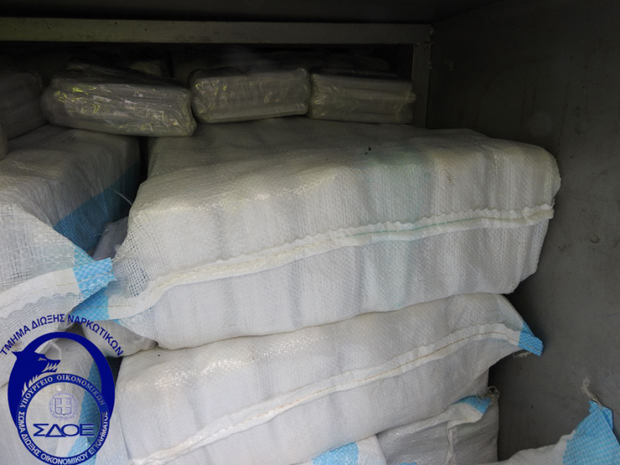 Το ΣΔΟΕ έπιασε στον Πειραιά 4 τόνους κάνναβης που πήγαιναν Σλοβακία 