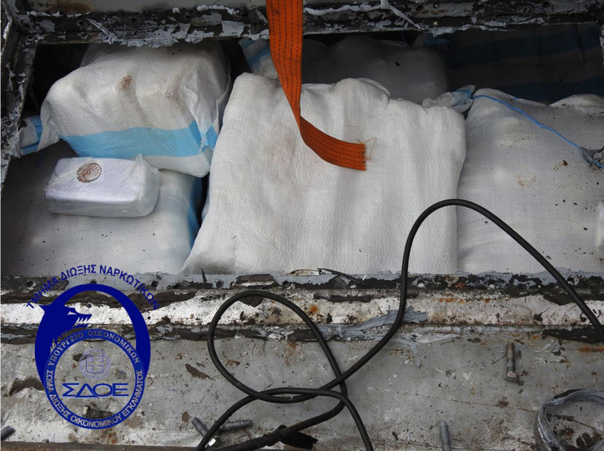 Το ΣΔΟΕ έπιασε στον Πειραιά 4 τόνους κάνναβης που πήγαιναν Σλοβακία 