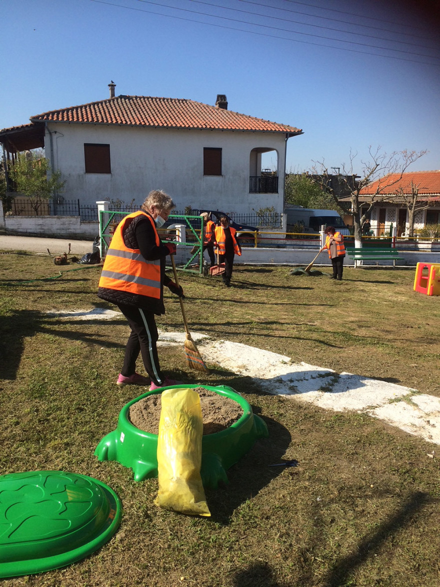 Έβρος: Πώς φτιάχτηκε η παιδική χαρά του νηπιαγωγείου στο ακριτικό χωριό, Πέπλο 