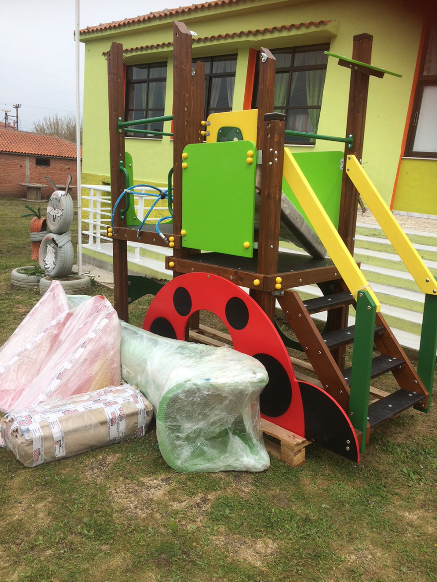 Έβρος: Πώς φτιάχτηκε η παιδική χαρά του νηπιαγωγείου στο ακριτικό χωριό, Πέπλο 