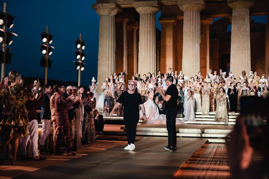 Dolce & Gabbana: Η λατρεία για τη Σικελία, η Donna της καρδιάς τους και το «θαύμα» της Αίτνας