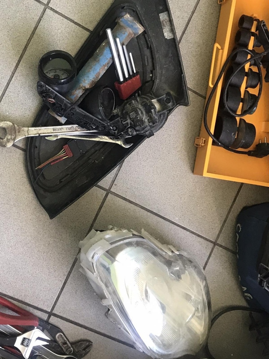 Σπείρα έκλεβε καταλύτες από αυτοκίνητα σε Μενίδι και Ελευσίνα - Εξιχνιάστηκαν 23 περιπτώσεις