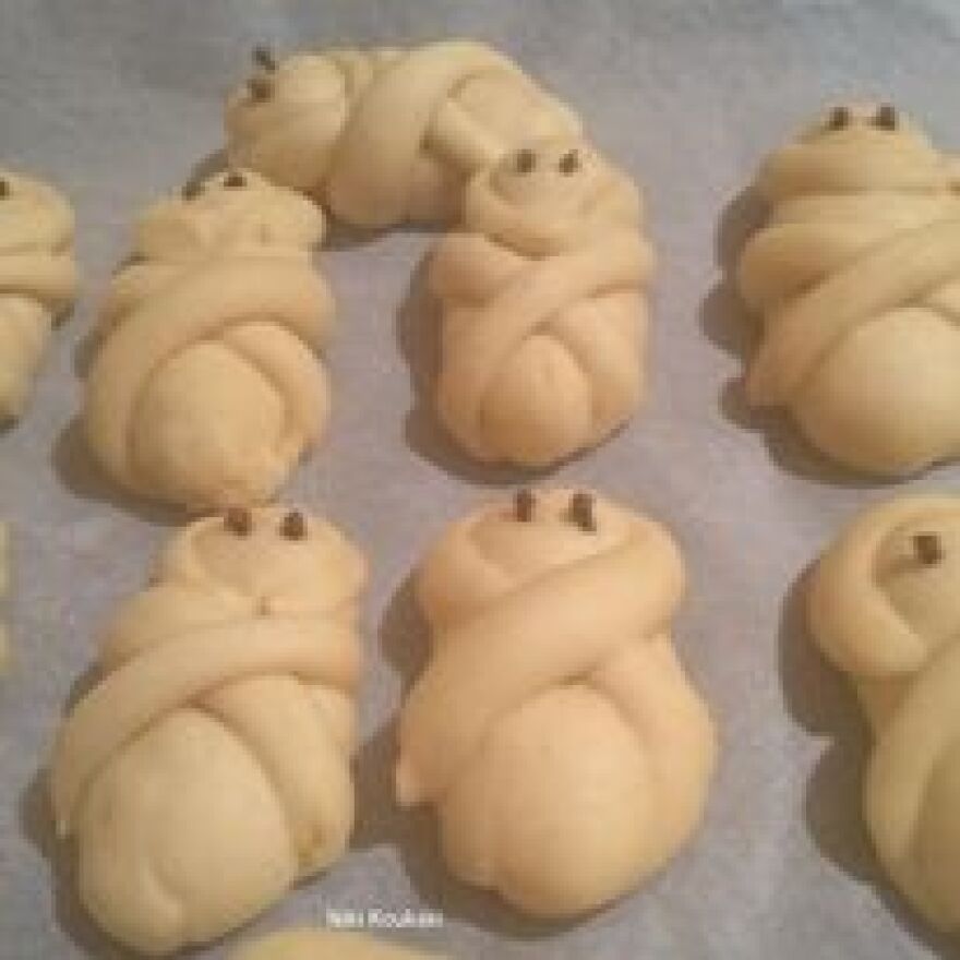 Σήμερα φτιάχνουμε «Λαζαράκια»: Τα γευστικότερα ψωμάκια από τη Νίκη Κουκάκη