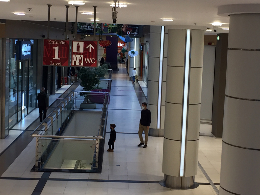Πρεμιέρα για τα εμπορικά κέντρα - Άνοιξαν με μέτρα ασφαλείας, συνεχή απολύμανση και θερμικές κάμερες 
