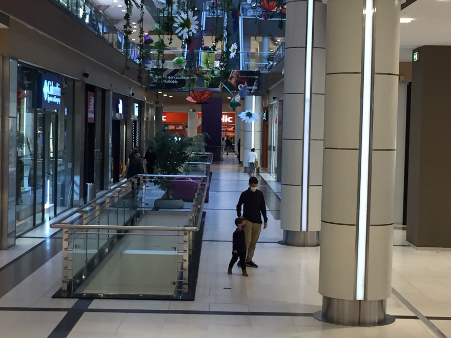 Πρεμιέρα για τα εμπορικά κέντρα - Άνοιξαν με μέτρα ασφαλείας, συνεχή απολύμανση και θερμικές κάμερες 
