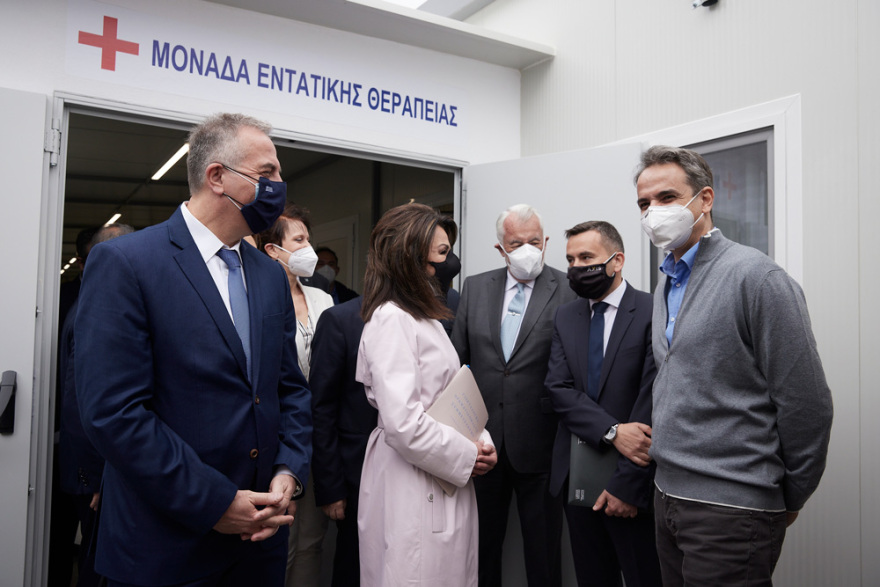 Μητσοτάκης: Νέα έκκληση για εμβολιασμό των ηλικιωμένων στα εγκαίνια κλινών ΜΕΘ στο «Παπανικολάου»