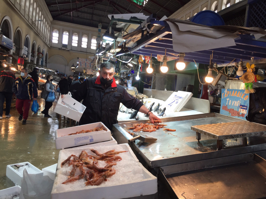 Βαρβάκειος - Πασχαλινές αγορές: Αύξηση 10% στα κρέατα, ξεπούλησαν σήμερα  οι ιχθυοπαραγωγοί - Δείτε βίντεο, φωτογραφίες