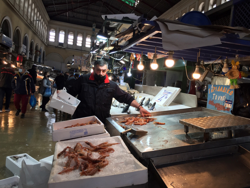 Βαρβάκειος - Πασχαλινές αγορές: Αύξηση 10% στα κρέατα, ξεπούλησαν σήμερα  οι ιχθυοπαραγωγοί - Δείτε βίντεο, φωτογραφίες