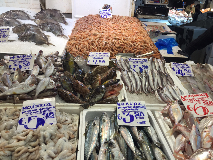 Βαρβάκειος - Πασχαλινές αγορές: Αύξηση 10% στα κρέατα, ξεπούλησαν σήμερα  οι ιχθυοπαραγωγοί - Δείτε βίντεο, φωτογραφίες