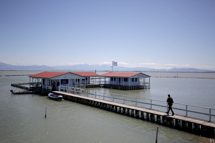 Η Γιάννα Αγγελοπούλου με χρυσοκέντητο γιλέκο στις εκδηλώσεις για την Έξοδο του Μεσολογγίου 