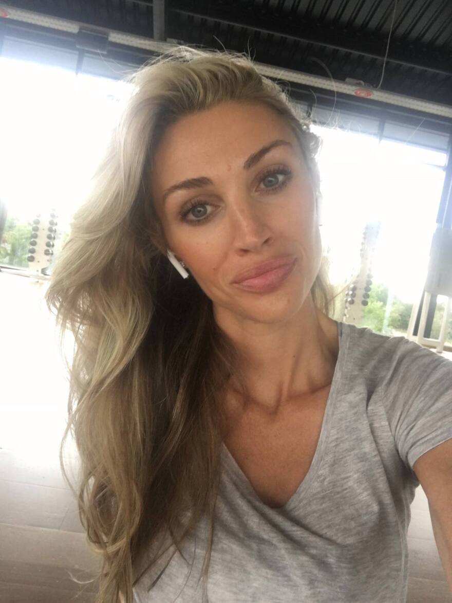 Γκιγκς: Μετά τις κατηγορίες για ξυλοδαρμό δύο γυναικών, βρήκε... συντροφιά σε μοντέλο εσωρούχων