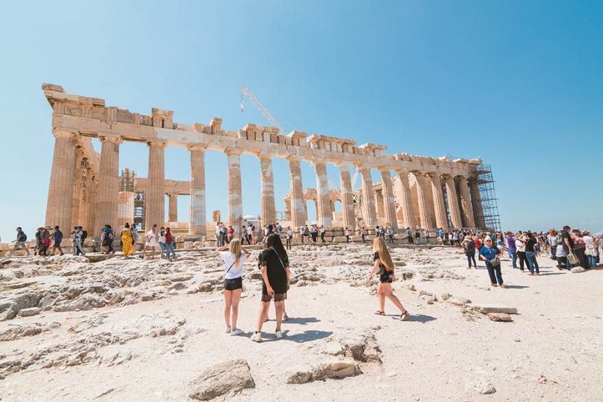 Πάσχα 2021: Από τα παραθαλάσσια Airbnb ως τις πτήσεις για Ντουμπάι