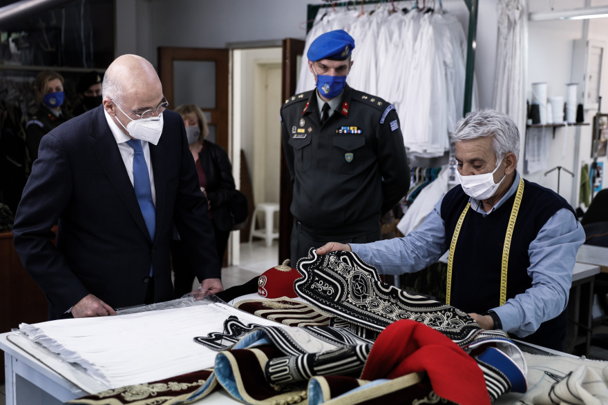 Στην Προεδρική Φρουρά ο Νίκος Δένδιας