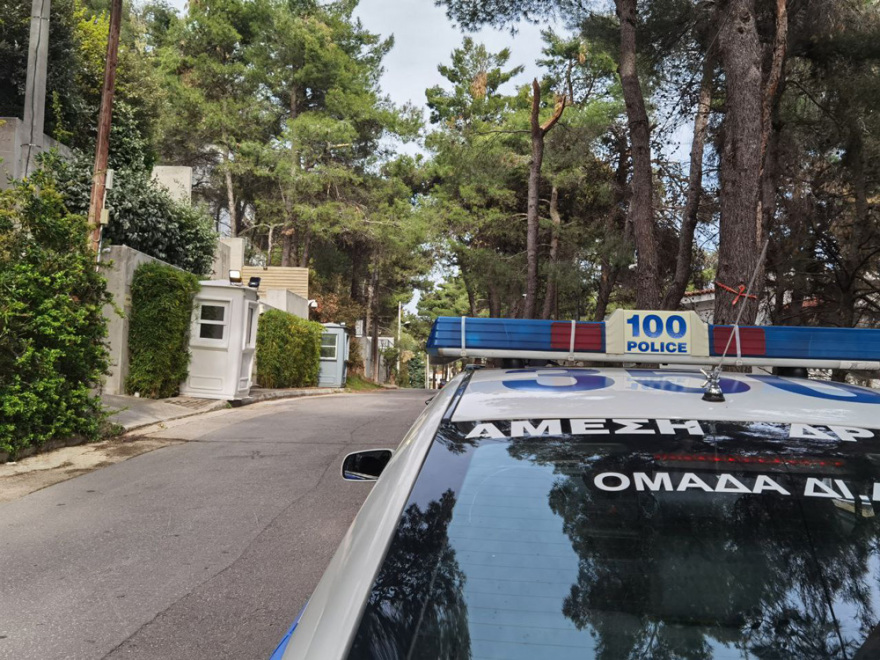 Μένιος Φουρθιώτης: Προσήχθη στη ΓΑΔΑ μαζί με άλλα εννιά άτομα - Έρευνα της ΕΛΑΣ στο σπίτι του