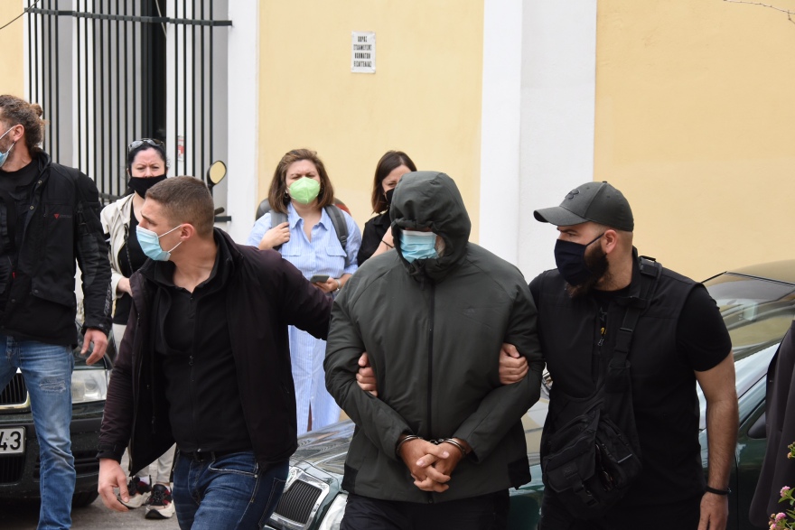 Μένιος Φουρθιώτης:  O βασιλιάς της trash tv στο «κλουβί»