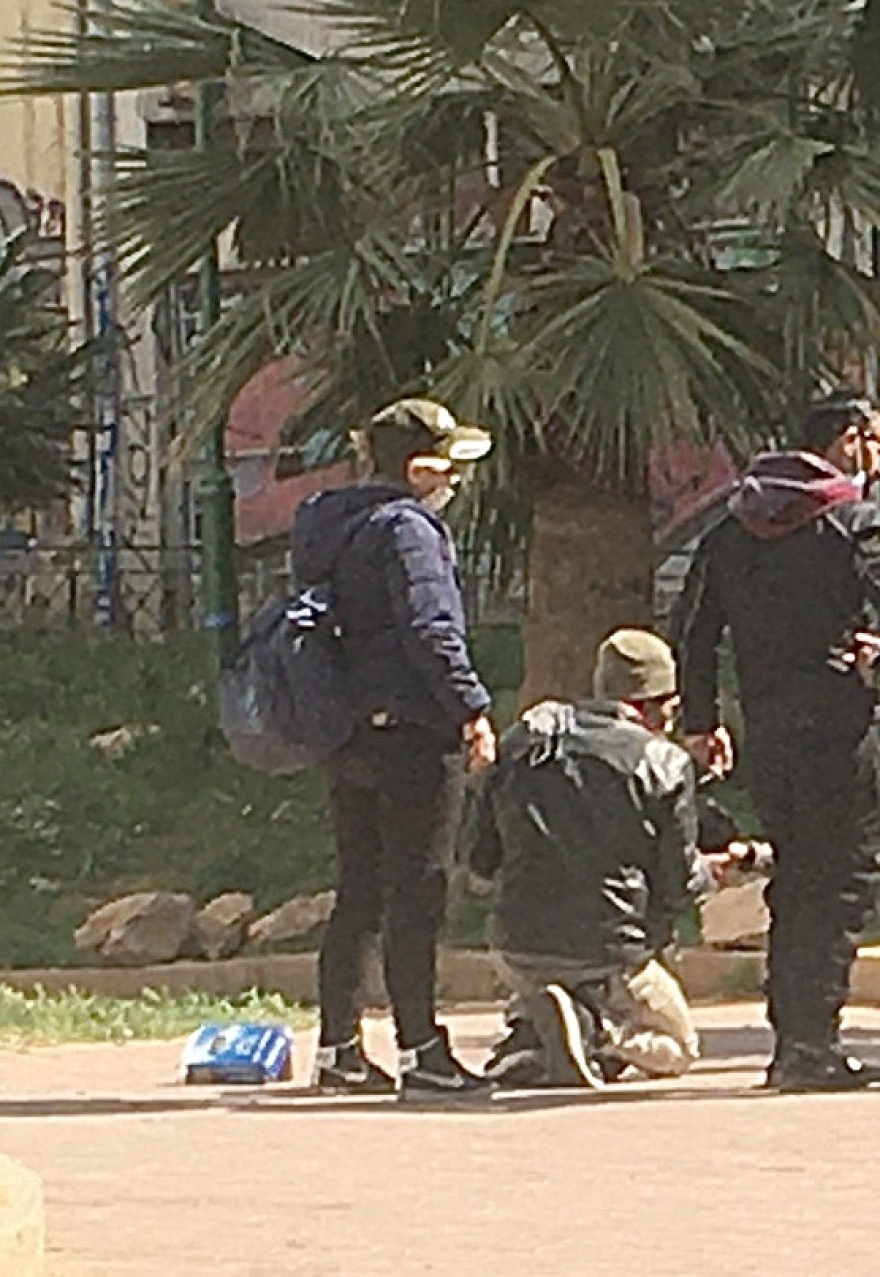 Σοκαριστικές εικόνες: Χρήση ναρκωτικών μέρα μεσημέρι στις πιάτσες της Αθήνας