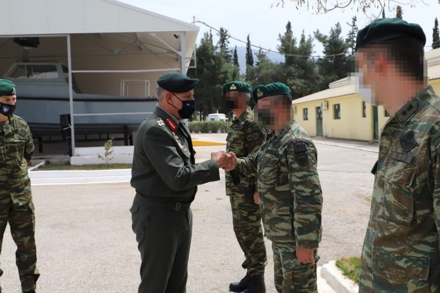 Φωτογραφίες: Μονάδες της νεοσύστατης Διοίκησης Ειδικού Πολέμου επισκέφθηκε ο αρχηγός ΓΕΕΘΑ