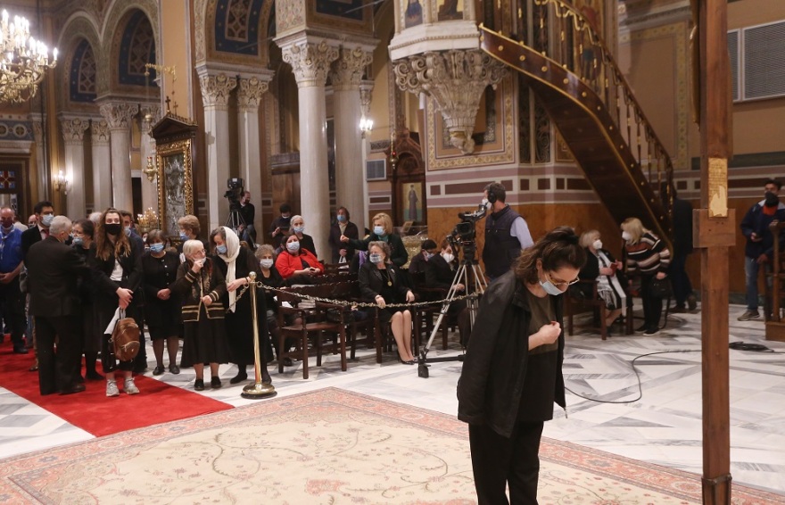 Φωτογραφίες: Σε κλίμα κατάνυξης η Ακολουθία των Αγίων Παθών στη Μητρόπολη Αθηνών