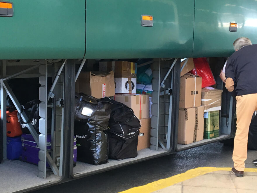 ΚΤΕΛ: Στοίβες τα δέματα με τρόφιμα από την επαρχία