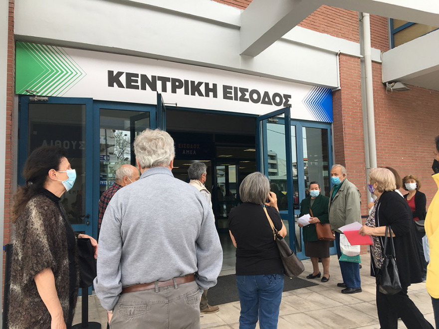 Κορωνοϊός: Μεγάλη Πέμπτη με ουρές για τα εμβόλια της «Ελευθερίας»: Δείτε εικόνες από τον «Προμηθέα» στο Μαρούσι