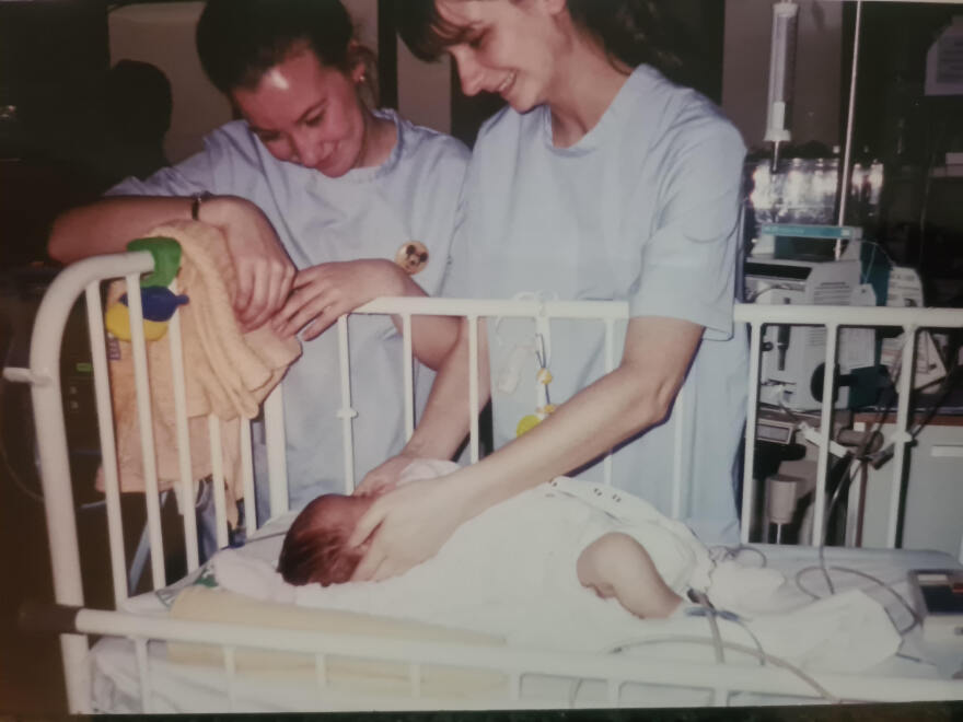 Μαθήματα ζωής από 22χρονη που νικά σπάνια ασθένεια