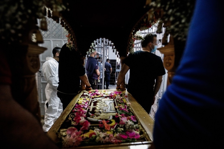 Φυλακές Κορυδαλλού: Με ιδιαίτερη κατάνυξη τελέστηκε η περιφορά του Επιτάφιου (Φωτογραφίες)