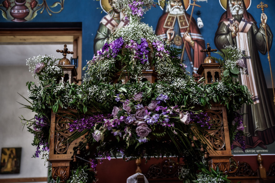 Μεγάλη Παρασκευή: Οι Μεγάλες Ώρες, η Αποκαθήλωση και ο Επιτάφιος Θρήνος - Δείτε φωτογραφίες 
