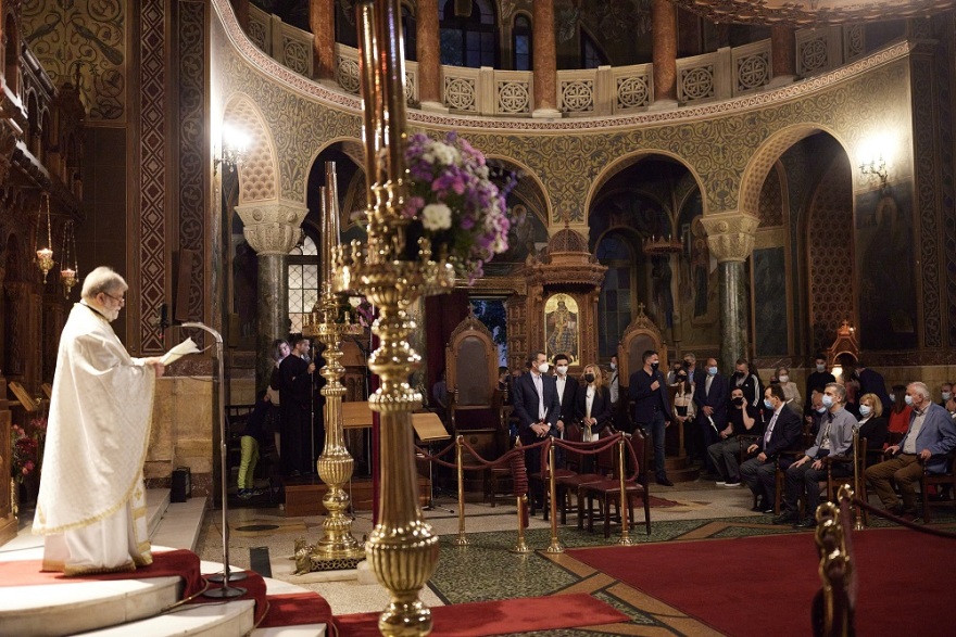 Φωτογραφίες: Στον Άγιο Διονύσιο έκανε Ανάσταση η οικογένεια Μητσοτάκη