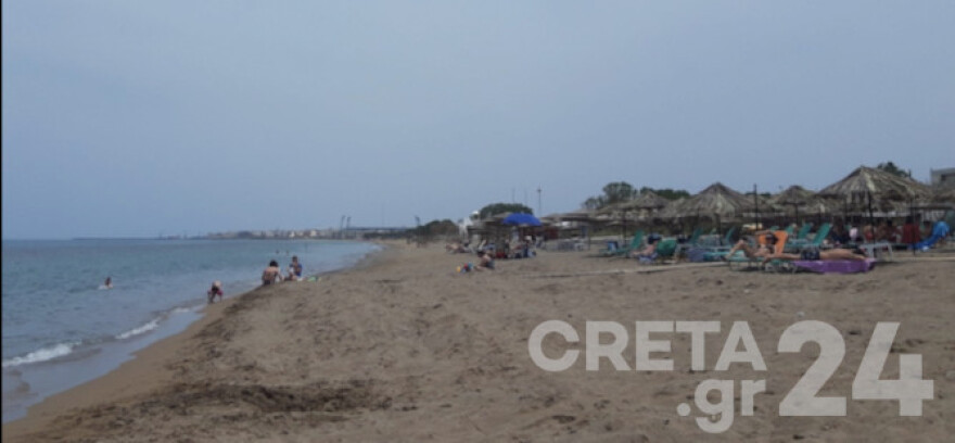 Κρήτη: Στις παραλίες για το Μεγάλο Σάββατο βγήκαν οι κάτοικοι του Ηρακλείου
