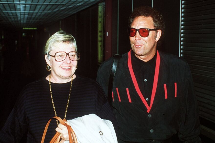 Τομ Τζόουνς: Από τις 250 ερωμένες  το χρόνο στα νιάτα του μέχρι τα μουσικά ρεκόρ που σπάει στα 80 του - Video