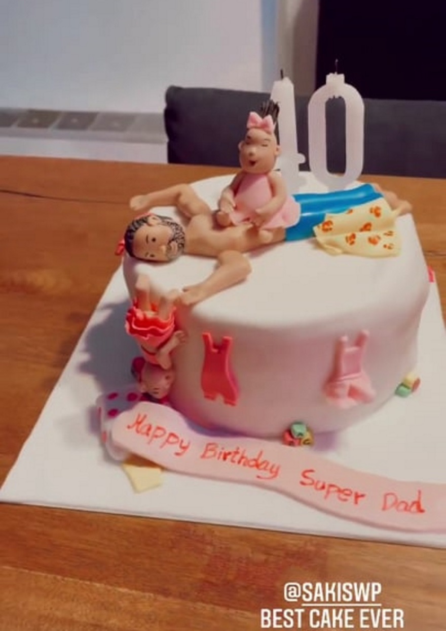 Χριστίνα Μπόμπα: Το πάρτι για τα γενέθλια του Σάκη Τανιμανίδη και η τούρτα με τα δίδυμα