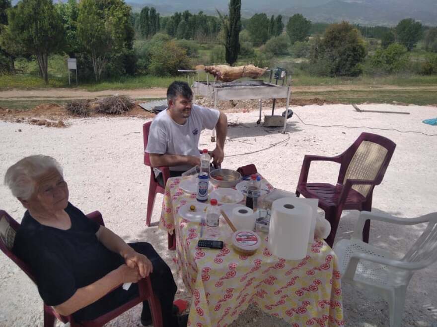 Το Πάσχα των σεισμόπληκτων σε Δαμάσι και Μεσοχώρι - Δείτε φωτογραφίες