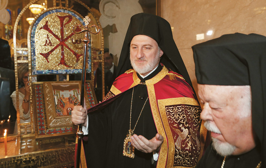 Ο Αρχιεπίσκοπος Ελπιδοφόρος στον Δημήτρη Δανίκα: «Oι πλούσιοι δεν θα σωθούν εάν εγκαταλείψουν τους φτωχούς»