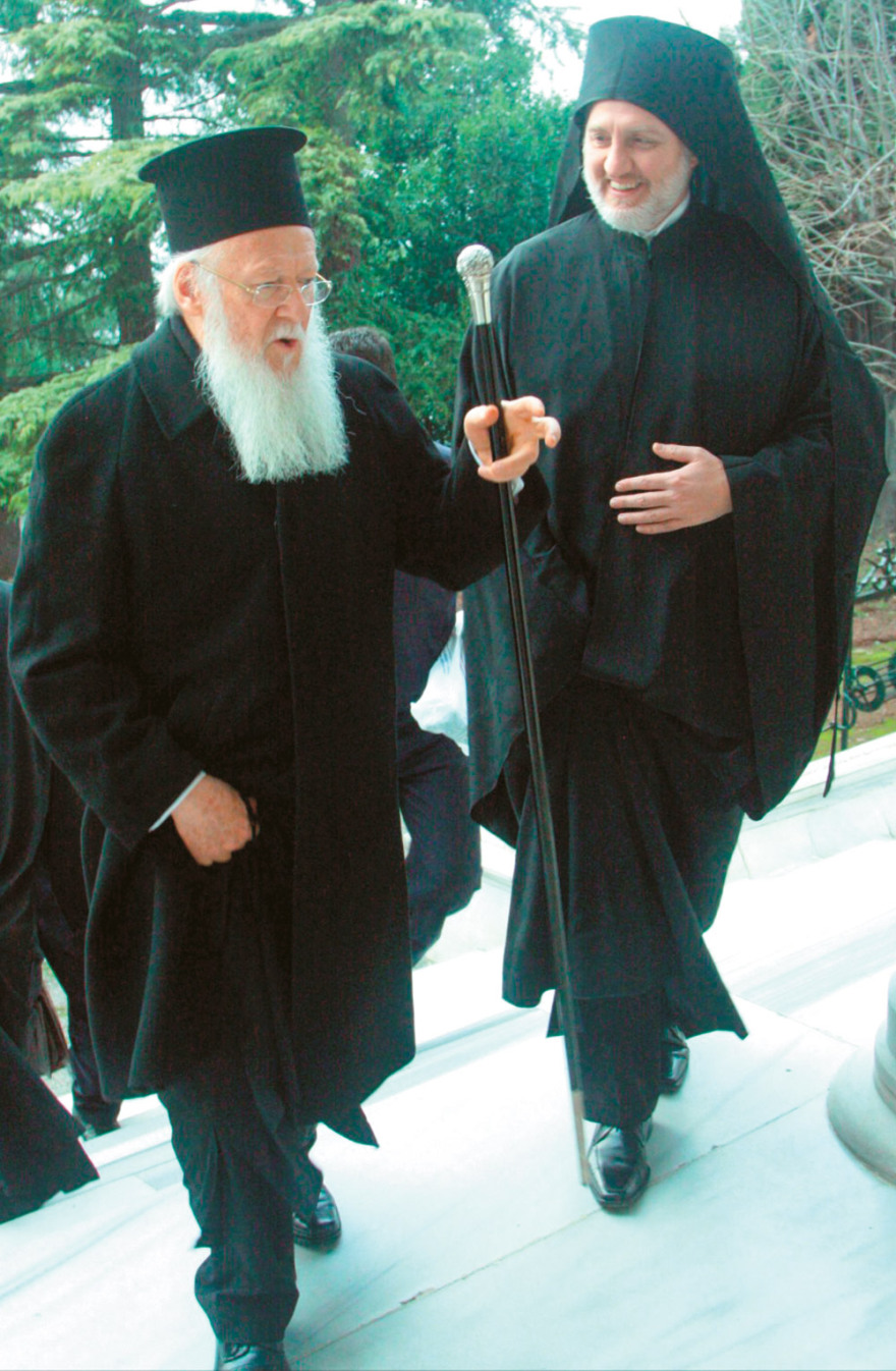 Ο Αρχιεπίσκοπος Ελπιδοφόρος στον Δημήτρη Δανίκα: «Oι πλούσιοι δεν θα σωθούν εάν εγκαταλείψουν τους φτωχούς»