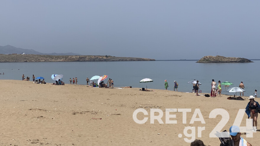 Κρήτη: Πάσχα στις παραλίες για τους κατοίκους του Ηρακλείου - Δείτε φωτογραφίες