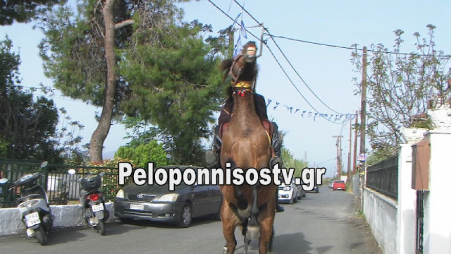 Οι καβαλάρηδες του Αϊ-Γιώργη στην Κόρινθο - Δείτε βίντεο και φωτογραφίες