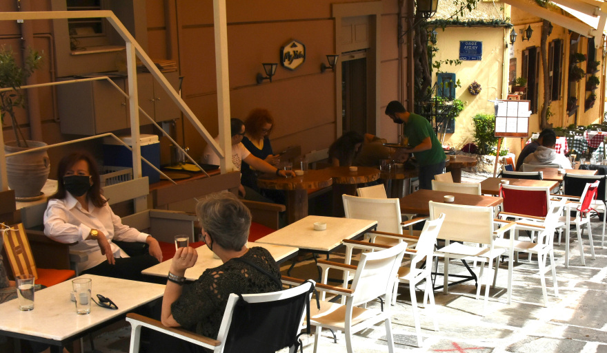 Άνοιξε μετά από έξι μήνες η εστίαση: Πλημμύρισαν από κόσμο καφέ και μπαρ στην Αττική - (Φωτο, Βίντεο)