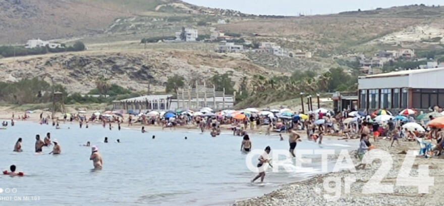 «Βούλιαξαν» οι παραλίες με... σύμμαχο τον καλό καιρό 