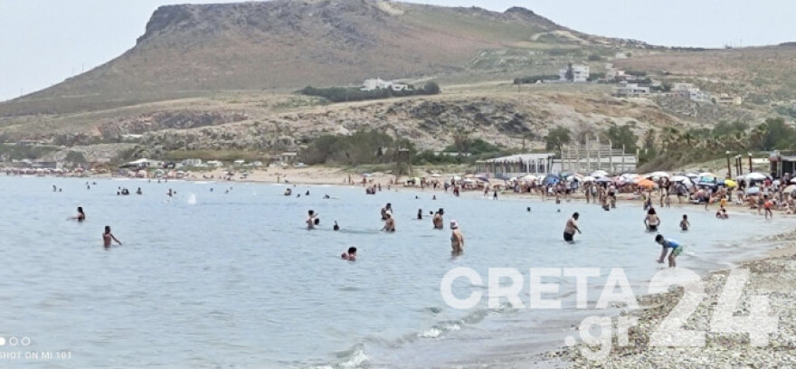 «Βούλιαξαν» οι παραλίες με... σύμμαχο τον καλό καιρό 