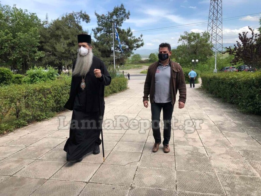 Κορωνοϊός: Εμβολιάστηκε με AstraZeneca ο Μητροπολίτης Φθιώτιδος Συμεών