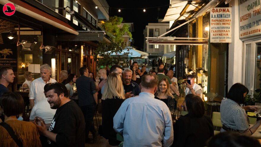 Τρίκαλα: «Χαμός» στις ταβέρνες - Δείτε βίντεο και φωτογραφίες