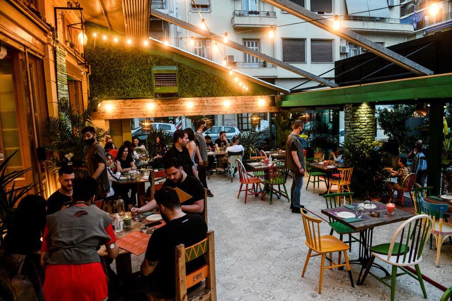 Αρση lockdown: Έκαναν... Ανάσταση οι επαγγελματίες της εστίασης