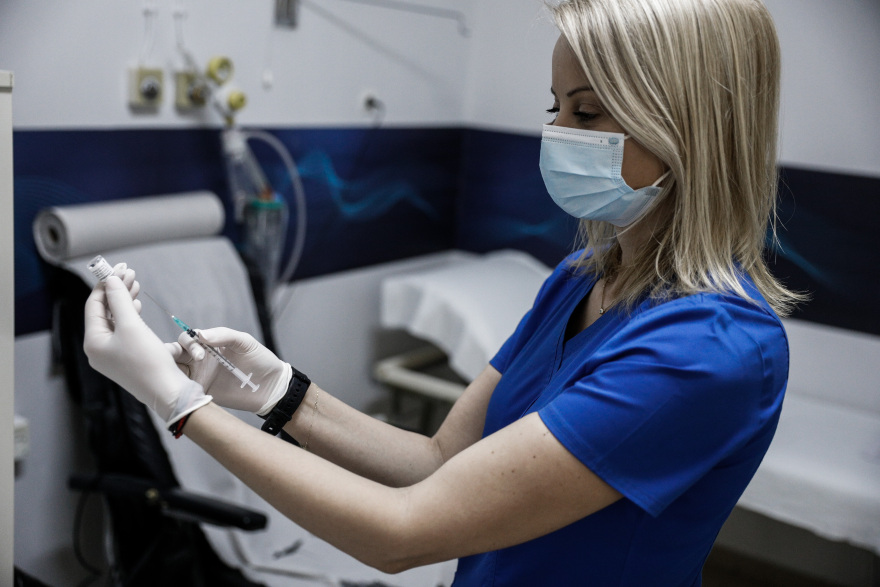 Ξεπέρασαν τις 100.000 οι εμβολιασμοί που έχουν προγραμματιστεί σήμερα