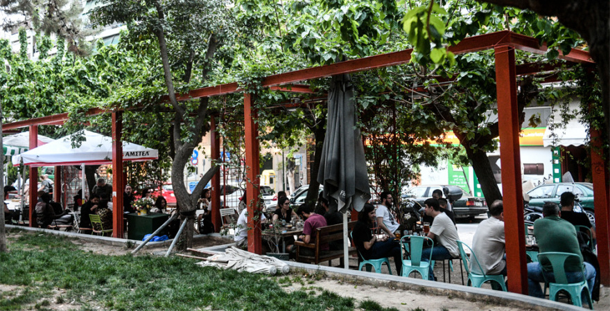 Εστίαση: Δυναμική η επανεκκίνηση - Ανοικτά πάνω από τα μισά μαγαζιά - Προσδοκίες και στο λιανεμπόριο