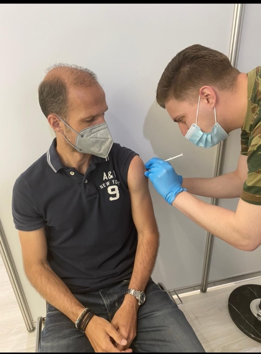 Άγγελος Μπασινάς: Άλλαξε το ραντεβού εμβολιασμού με Pfizer για να κάνει πιο γρήγορα το AstraZeneca