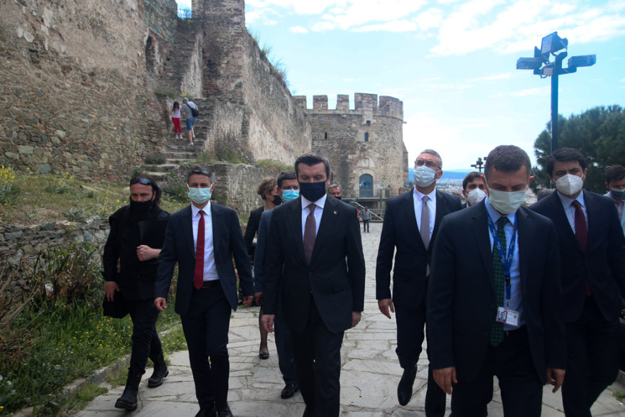 Προκαλεί ο Τούρκος υφυπουργός Εξωτερικών από τη Θεσσαλονίκη: «Δεν αποδεχόμαστε πιέσεις και περιορισμούς στους ομογενείς μας»