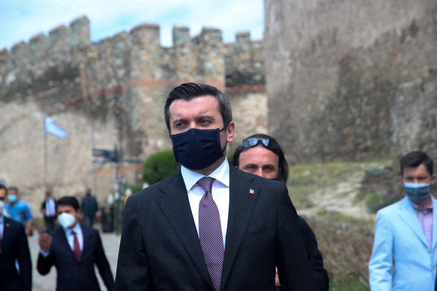 Προκαλεί ο Τούρκος υφυπουργός Εξωτερικών από τη Θεσσαλονίκη: «Δεν αποδεχόμαστε πιέσεις και περιορισμούς στους ομογενείς μας»
