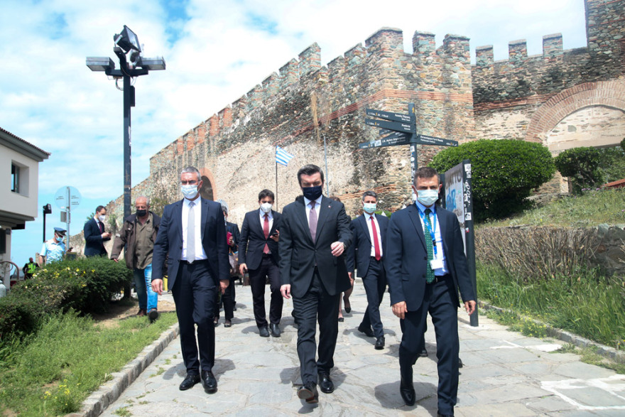 Προκαλεί ο Τούρκος υφυπουργός Εξωτερικών από τη Θεσσαλονίκη: «Δεν αποδεχόμαστε πιέσεις και περιορισμούς στους ομογενείς μας»