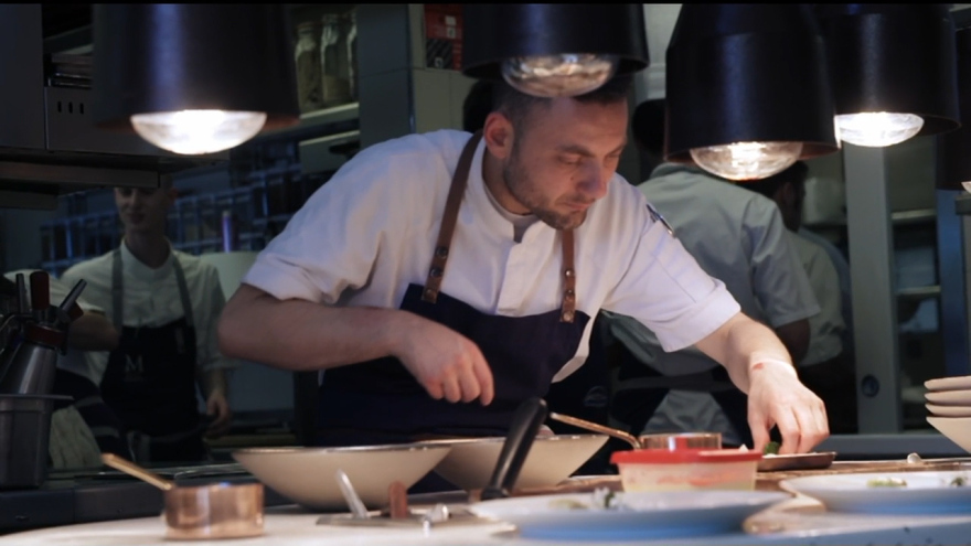 «Το ERTFLIX στην κουζίνα»: Νέα κατηγορία γεμάτη γαστρονομικές διαδρομές