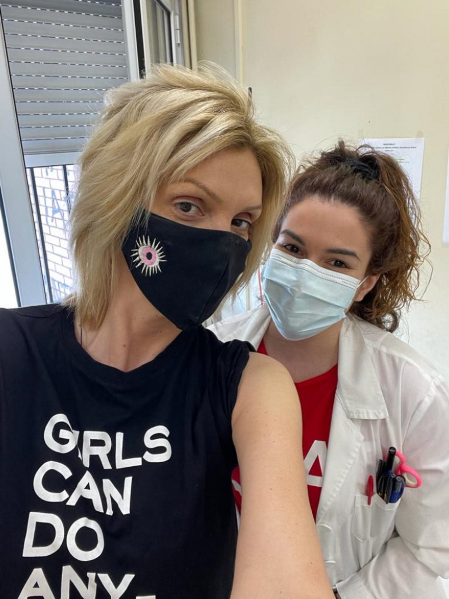 Σάσα Σταμάτη: Έκανε το εμβόλιο κατά του κορωνοϊού